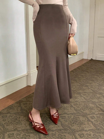 DAZY Women's Solid Minimalist Mid-Length A-Line Skirt, Casual Daily Wear