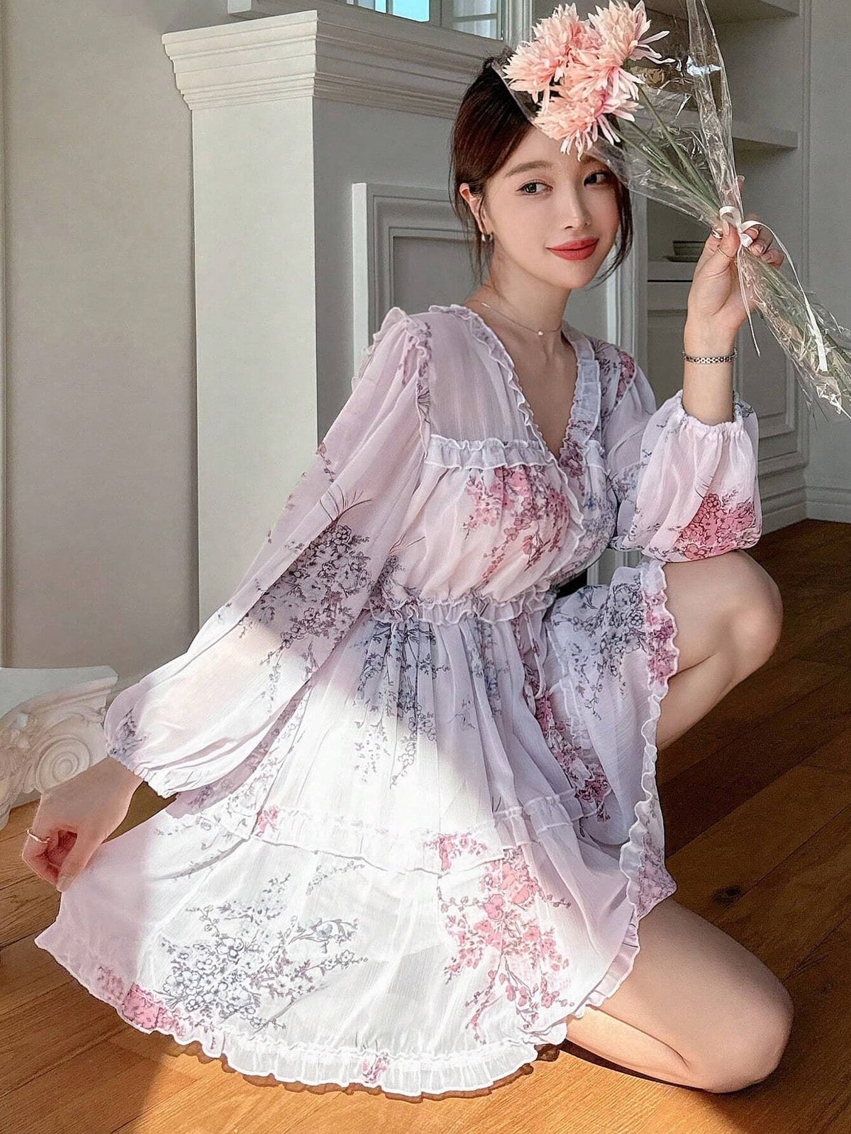 DAZY Women's Spring/Summer Floral Print Ruffle V-Neck Lantern Sleeve Short Elegant Dress