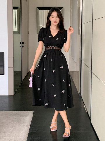 DAZY Women's Summer Floral Embroidery V-Neck Short Puff Sleeve Long Dress