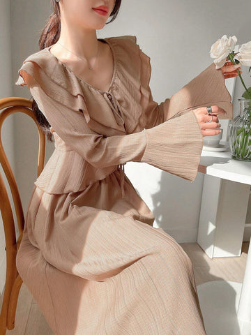 DAZY Women's Two Pieces Set, V-Neck Ruffle Trim Tie Front Blouse With Ruffle Hem Midi Skirt