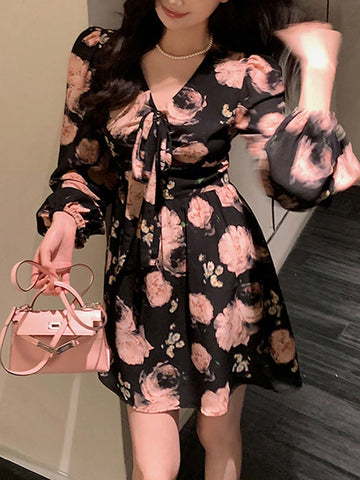 DAZY Women's V-Neck Casual All-Over Floral Print Long Sleeve Mini Dress