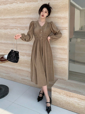 DAZY Women's V-Neck Lantern Sleeve Pleated Dress