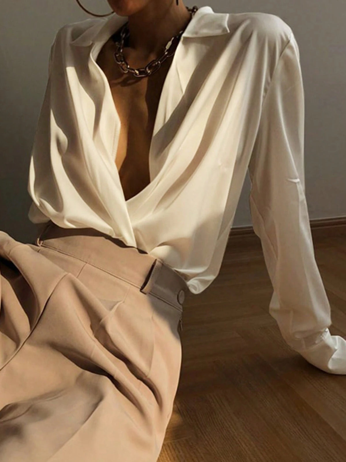 DAZY Women's V-Neck Solid Color Long Sleeve Casual Minimalist Shirt, Everyday Wear