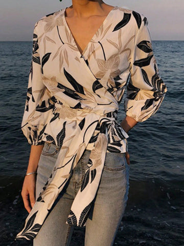 DAZY Women's V-Neck Tie-Waist Short Sleeve Floral Blouse,