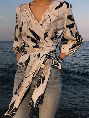 DAZY Women's V-Neck Tie-Waist Short Sleeve Floral Blouse,