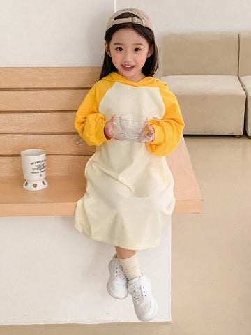 DAZY Young Girl Hooded Knitted Dress