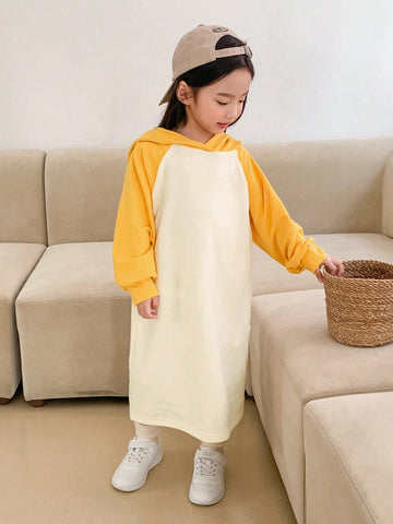 DAZY Young Girl Hooded Knitted Dress
