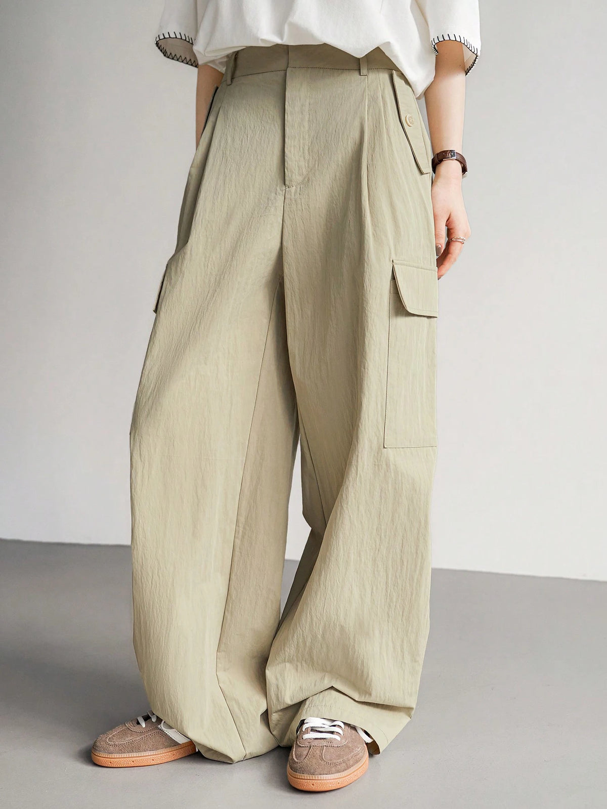 Dazy-Less Women Loose Straight-Leg Cargo Style Pants With Big Pockets