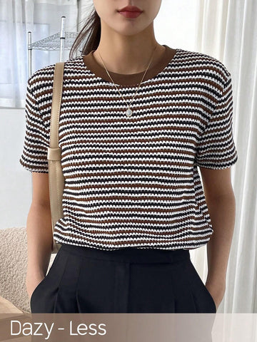 Dazy-Less Women's Contrast Checkered Short Sleeve T-Shirt