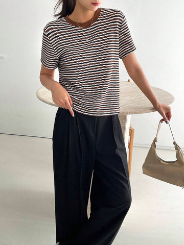 Dazy-Less Women's Contrast Checkered Short Sleeve T-Shirt