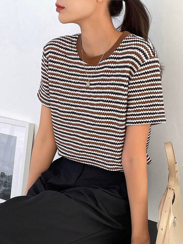 Dazy-Less Women's Contrast Checkered Short Sleeve T-Shirt