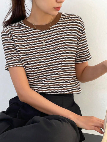 Dazy-Less Women's Contrast Checkered Short Sleeve T-Shirt