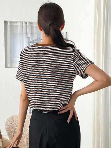 Dazy-Less Women's Contrast Checkered Short Sleeve T-Shirt