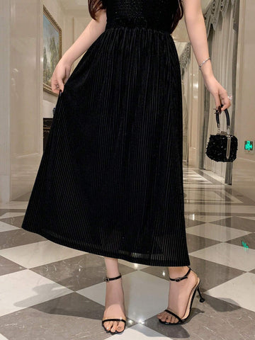 Dazy Designer Women Black Textured Elastic Waist Skirt