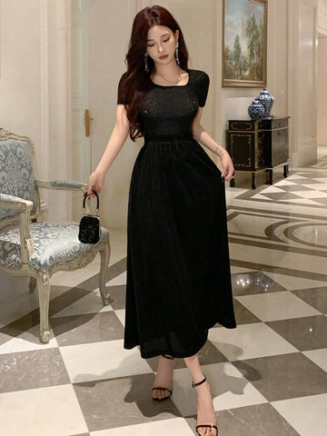 Dazy Designer Women Black Textured Elastic Waist Skirt