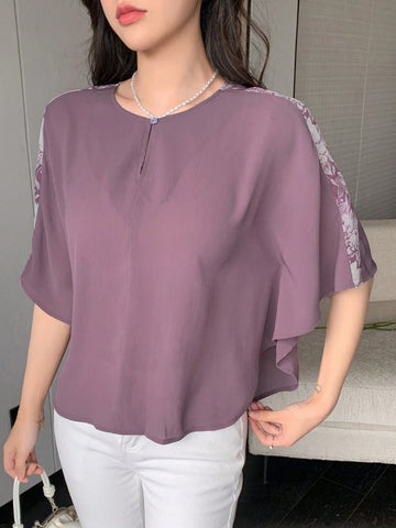 Designer Women's Printed Design Shirt With Stylish Feel, Suitable For Everyday Wear