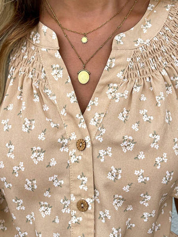 EMERY ROSE 1pc Women Ditsy Floral Front Button Notched Neck Short Sleeve Elegant Blouse