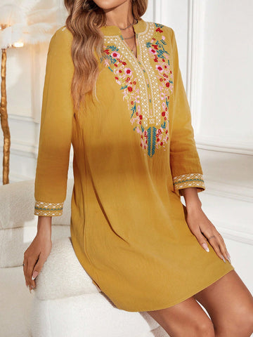 EMERY ROSE Floral Embroidery Notched Neckline Dress