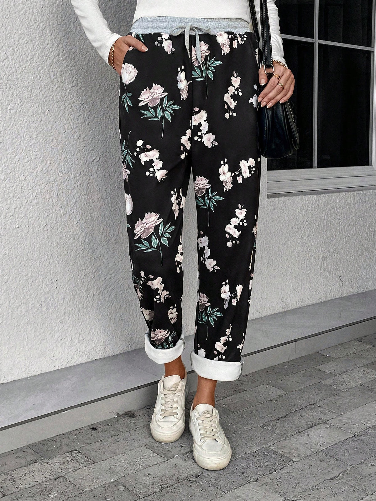 EMERY ROSE Floral Print Drawstring Waist Sweatpants