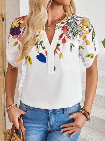 EMERY ROSE Ladies' Notch V-Neck Flower Printed Short Sleeve Shirt, Summer