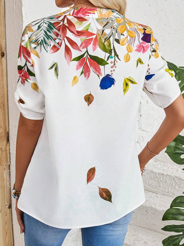 EMERY ROSE Ladies' Notch V-Neck Flower Printed Short Sleeve Shirt, Summer