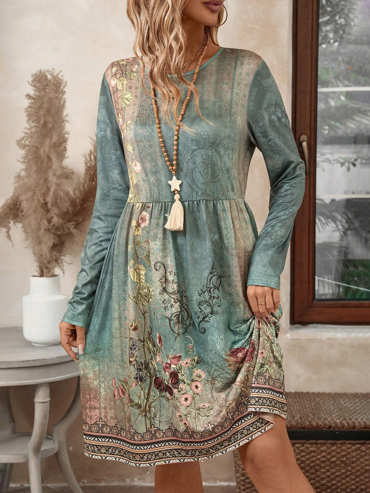 EMERY ROSE Women Floral Print Pleated Hem Minimalist Short Dress, Round Neck Long Sleeve