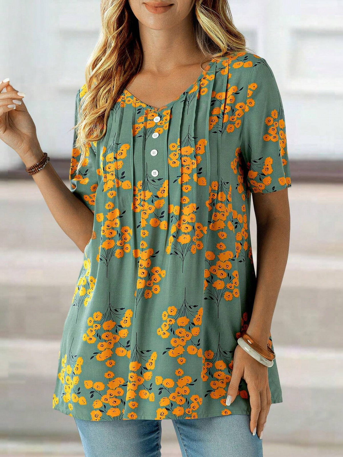 EMERY ROSE Women's Floral Print V-Neck Short Sleeve Shirt