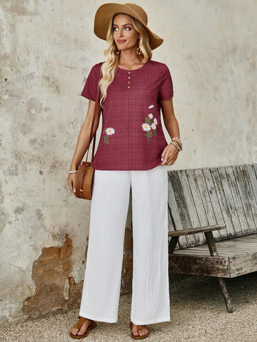 EMERY ROSE Women's Simple Flower Embroidery Short Sleeve Shirt