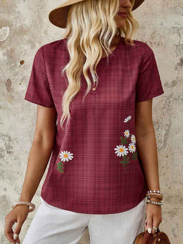 EMERY ROSE Women's Simple Flower Embroidery Short Sleeve Shirt