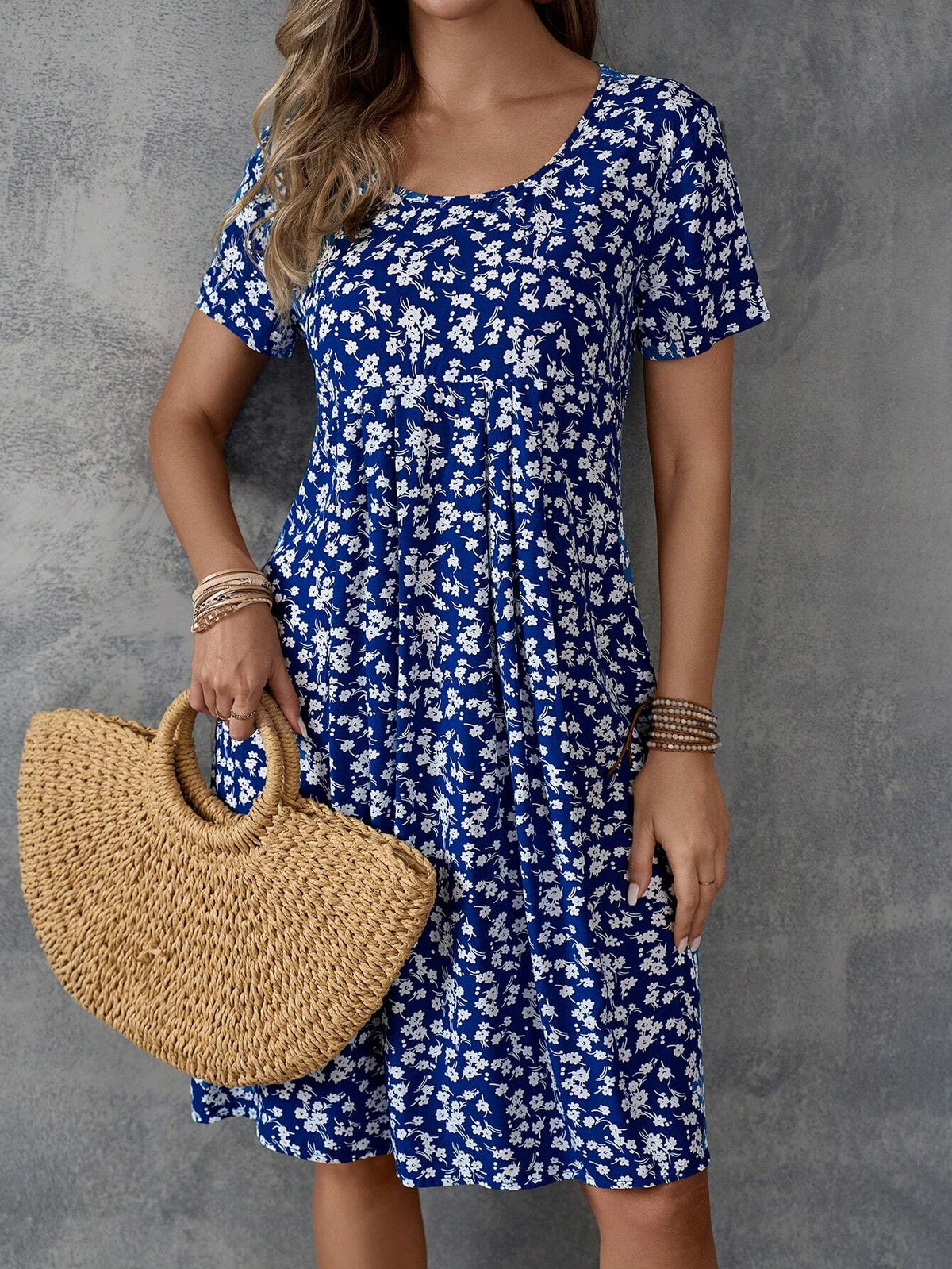Women's Summer Holiday Floral Printed Short Sleeve Casual Dress With Round Neck