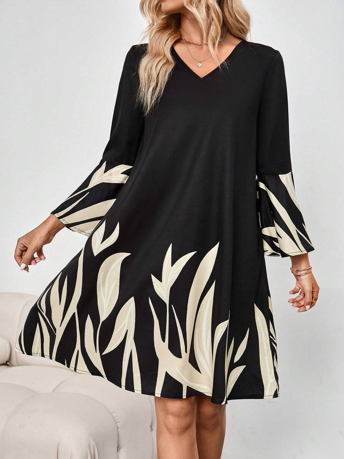 EMERY ROSE Women's V-Neck Long Sleeve Printed Casual Short Dress