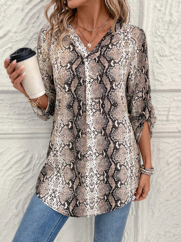 EMERY ROSE Women's V-Neck Roll-Up Sleeve Snake Skin Print Fashionable Blouse, Autumn