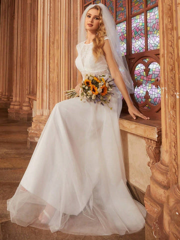 EVER-PRETTY Lace Appliques Contrast Mesh Wedding Dress