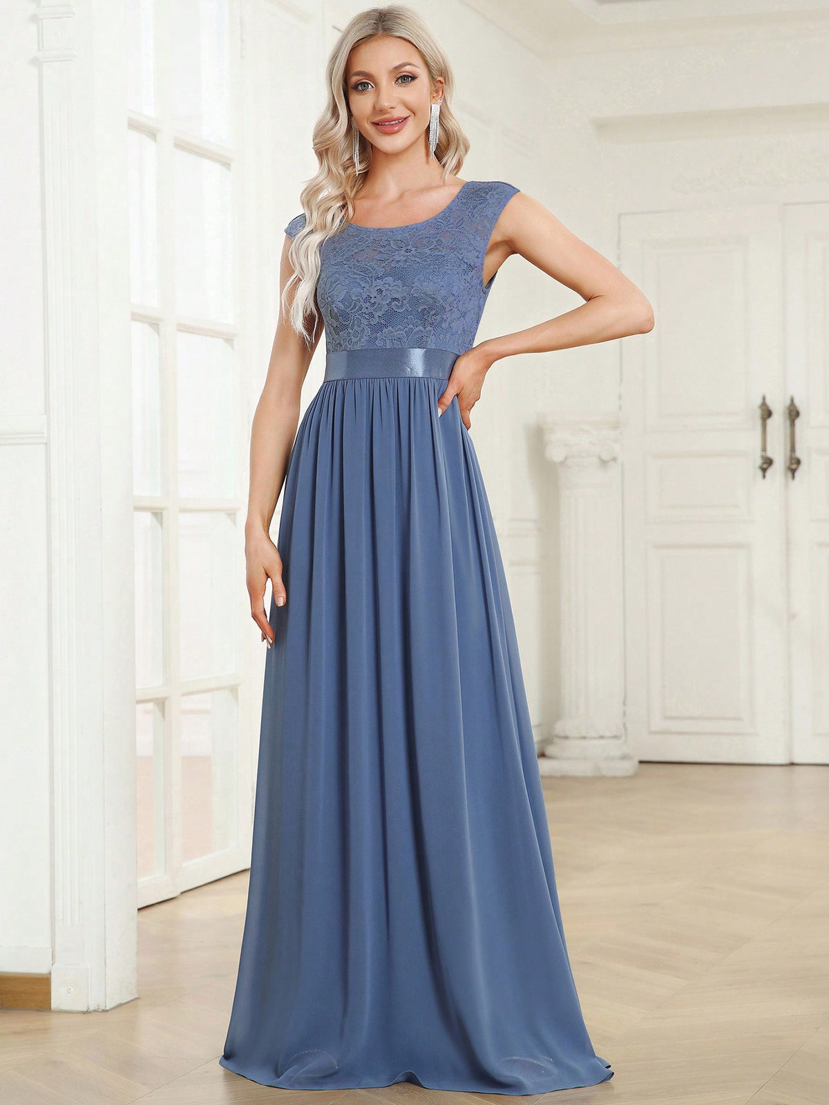 EVER-PRETTY Scoop Neck Contrast Floral Lace Formal Dress