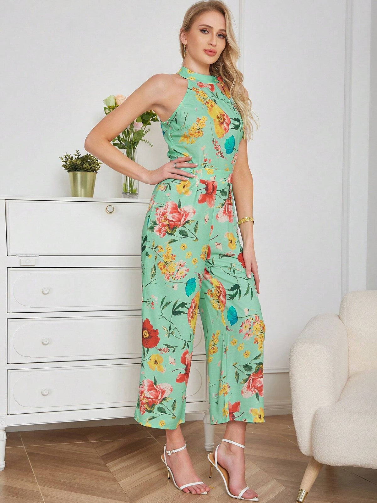 Eilly Bazar Floral Print Halter Neck Jumpsuit