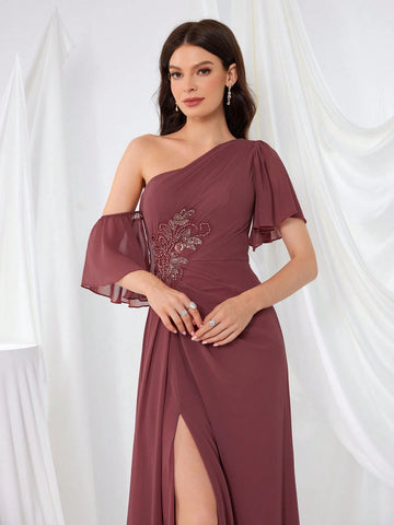 Elegant And Chic Oblique Shoulder Beaded Waist Pleated Dress With Flowing Hemline