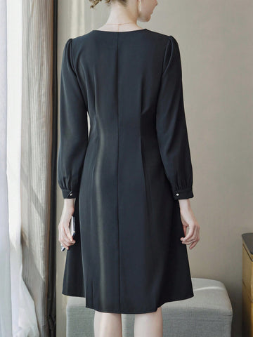 Elegant And Trendy Notch Neckline Dress With A Simple Style