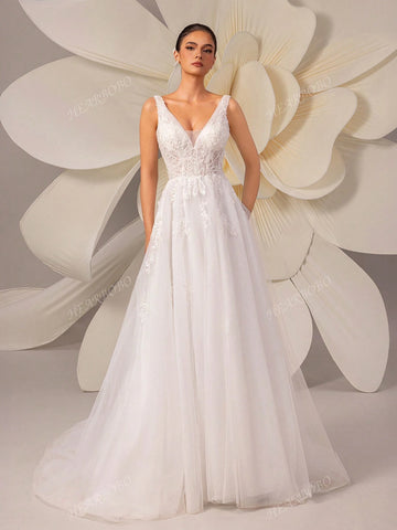 Elegant Beaded Embroidery V-Neck Sleeveless Mesh Backless Bridal Dress Beach Wedding Gown
