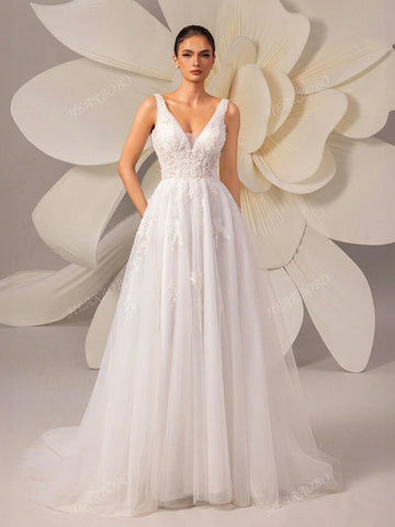 Elegant Beaded Embroidery V-Neck Sleeveless Mesh Backless Bridal Dress Beach Wedding Gown