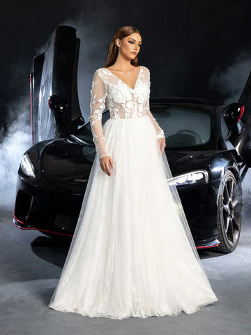 Elegant Plunging Neck Floral Applique Sheer Lace Wedding Dress