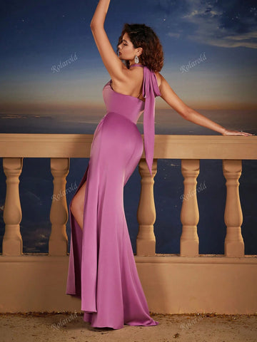 Elegant Sleeveless Halter Neck Split Mermaid Hem Bridesmaid Dress