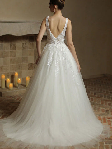Elegant V-Neck Beaded Tulle Sweep 2024 Wedding Dress