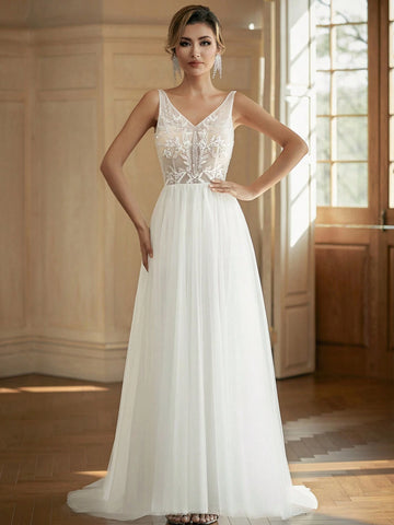 Elegant V-Neck Beaded Tulle Sweep 2024 Wedding Dress