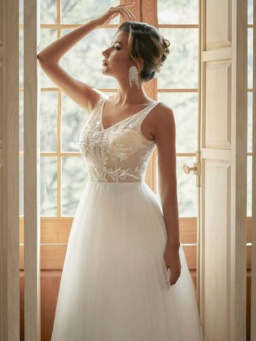 Elegant V-Neck Beaded Tulle Sweep 2024 Wedding Dress