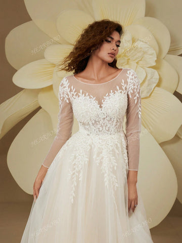 Elegant White Lace Long Sleeve Wedding Banquet Dress
