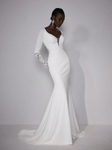 Elitara Elegant And Gorgeous Luxury Beige Stretch Knit Contrast Color Lace Embroidery Applique Long Sleeve Backless Fishtail Length Suitable For Wedding, Party, Festival, Prom, Bridal Wedding Dress