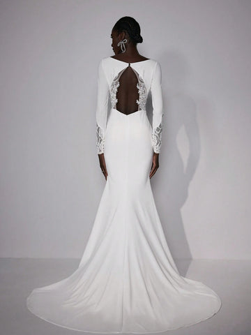 Elitara Elegant And Gorgeous Luxury Beige Stretch Knit Contrast Color Lace Embroidery Applique Long Sleeve Backless Fishtail Length Suitable For Wedding, Party, Festival, Prom, Bridal Wedding Dress