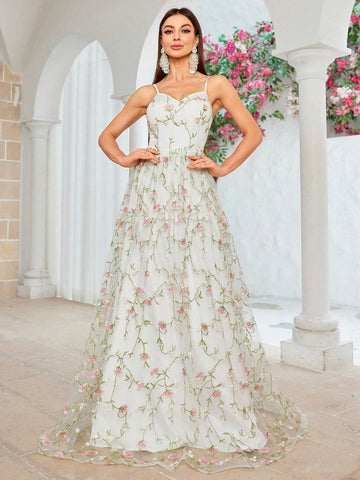 Embroidered Lace Contrast Color Bridesmaid Dress With Spaghetti Straps And Large Hemline