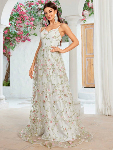 Embroidered Lace Contrast Color Bridesmaid Dress With Spaghetti Straps And Large Hemline