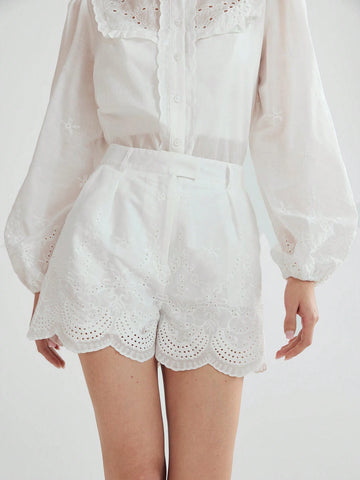 Enchnt Solid Scallop Trim Shorts